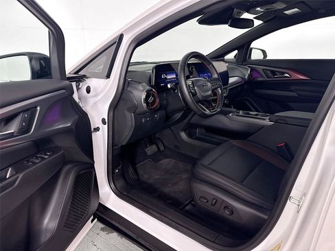 Used 2025 Chevrolet Equinox EV RS AWD/4WD image 3