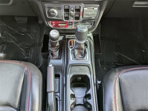 Used 2023 Jeep Gladiator Rubicon w/ Cold Weather Group image 18