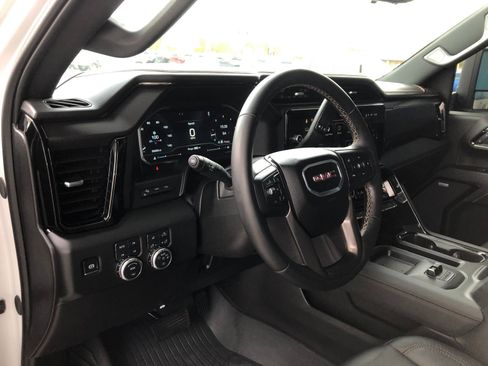 Used 2025 GMC Sierra 3500 AT4 w/ AT4 Premium Plus Package AWD/4WD image 16