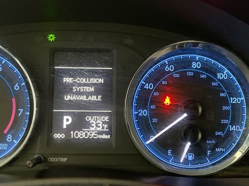 Used 2019 Toyota Corolla LE image 15