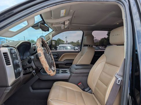 Used 2017 GMC Sierra 2500 Denali w/ Duramax Plus Package image 11