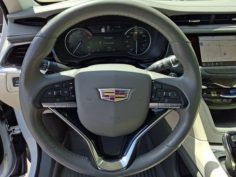 Certified 2024 Cadillac XT6 Premium Luxury w/ LPO, Floor Liner Package AWD/4WD image 18