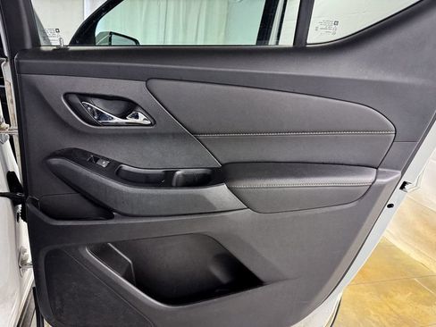 Used 2019 Chevrolet Traverse LT FWD image 18