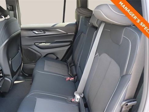 New 2025 Jeep Grand Cherokee Laredo w/ Trailer Tow Package image 15