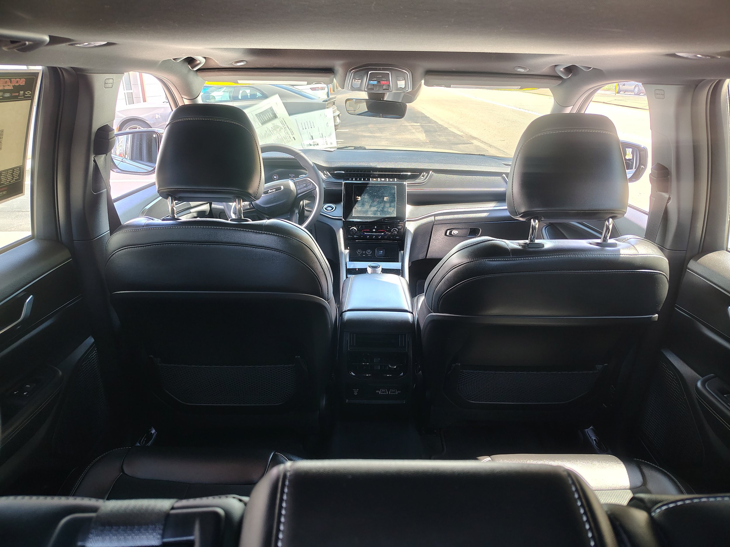 Certified 2025 Jeep Grand Cherokee Altitude AWD/4WD image 12