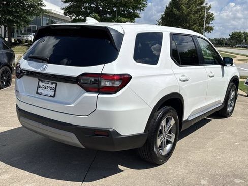 Used 2025 Honda Pilot EX-L image 3