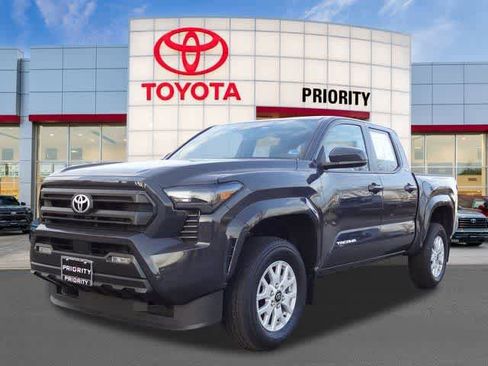 Used 2024 Toyota Tacoma SR5 image 2