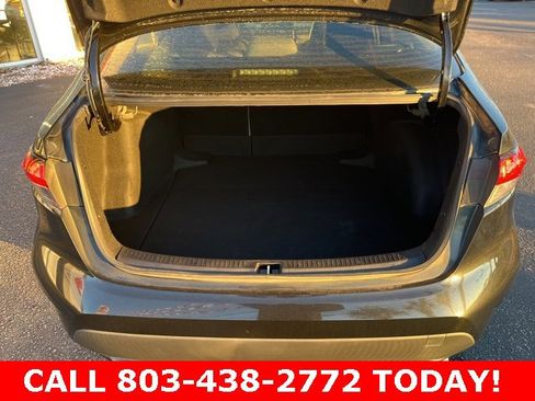 Used 2022 Toyota Corolla LE image 29