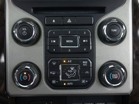 Used 2015 Ford F250 Platinum w/ FX4 Off-Road Package AWD/4WD image 41