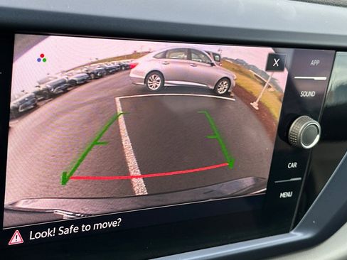 Used 2022 Volkswagen Taos SE image 21