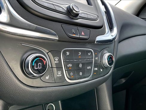 Used 2023 Chevrolet Equinox LT FWD image 24