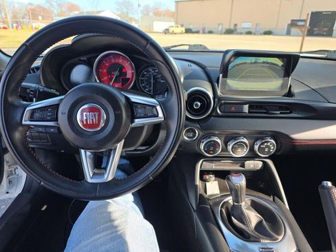 Used 2018 FIAT 124 Spider Abarth w/ Convenience Group image 6