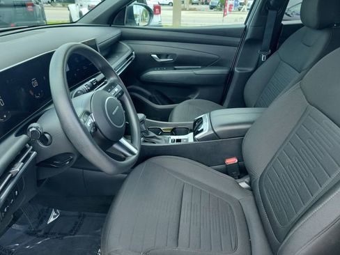 Used 2025 Hyundai Santa Cruz SE FWD image 16