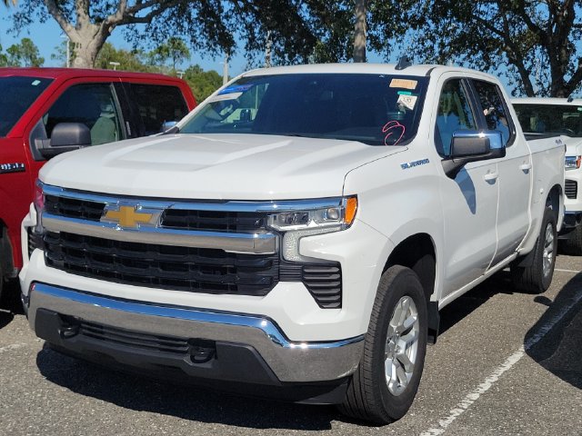 Used 2023 Chevrolet Silverado 1500 LT AWD/4WD image 3