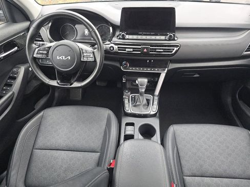 Used 2022 Kia Seltos SX w/ Sunroof Package image 22