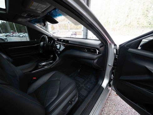 Used 2019 Toyota Camry XLE image 25