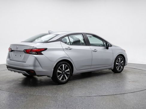 Used 2025 Nissan Versa SV FWD image 9