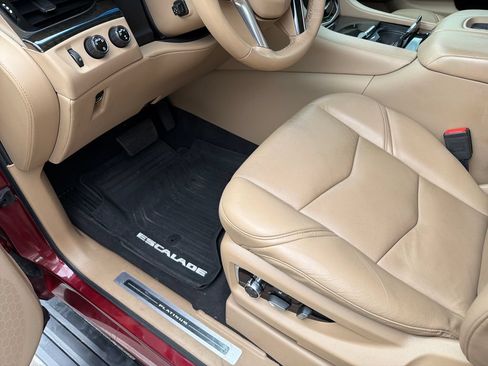 Used 2019 Cadillac Escalade Platinum AWD/4WD image 21