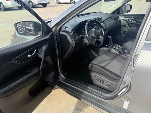 Used 2020 Nissan Rogue SV image 8