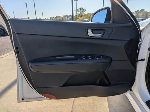 Used 2016 Kia Optima LX image 8