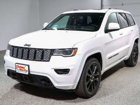 Used 2020 Jeep Grand Cherokee Altitude image 31