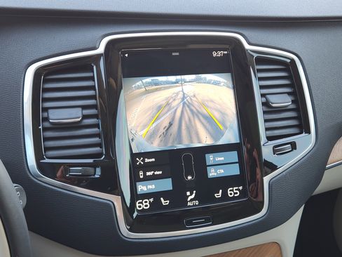 Used 2022 Volvo XC90 T6 Momentum w/ Advanced Package image 20