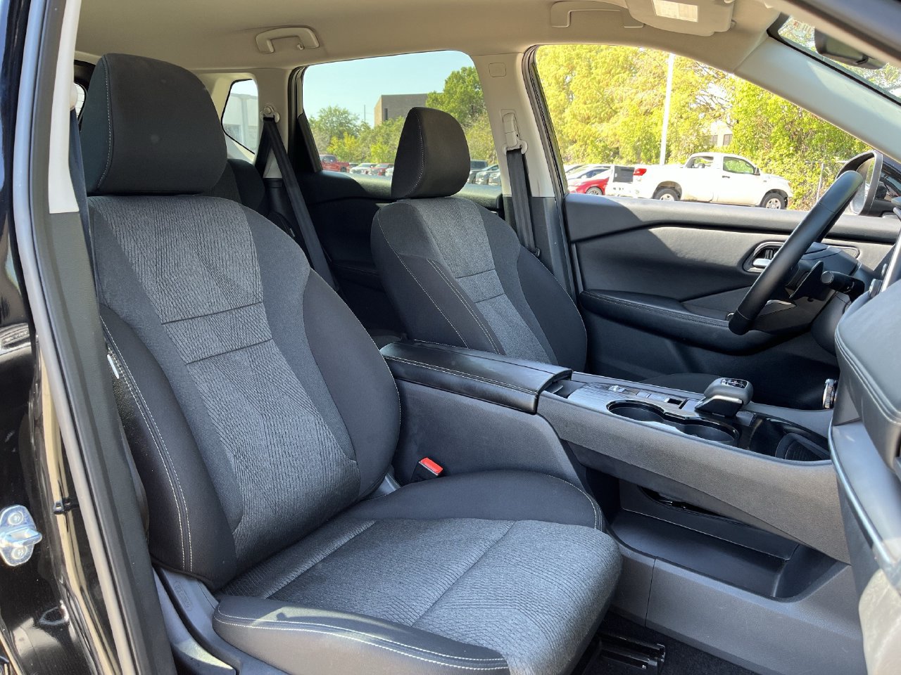 Used 2026 Nissan Rogue SV FWD image 24