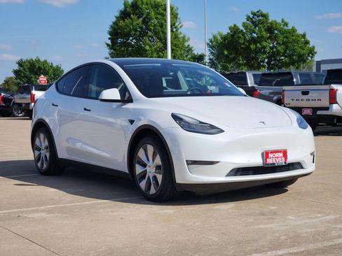 Used 2021 Tesla Model Y Long Range image 2