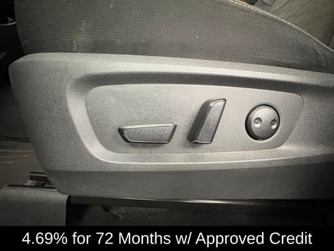 Used 2025 Nissan Pathfinder SV FWD image 17