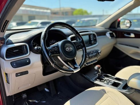 Used 2017 Kia Sorento LX w/ LX Convenience Package image 25