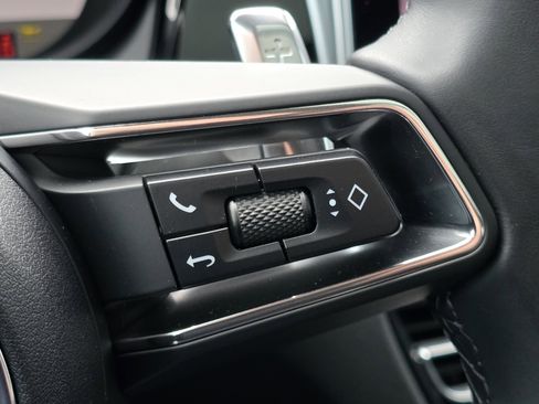 Certified 2024 Porsche Macan S image 23