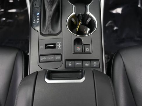 Used 2021 Toyota Highlander XLE image 44