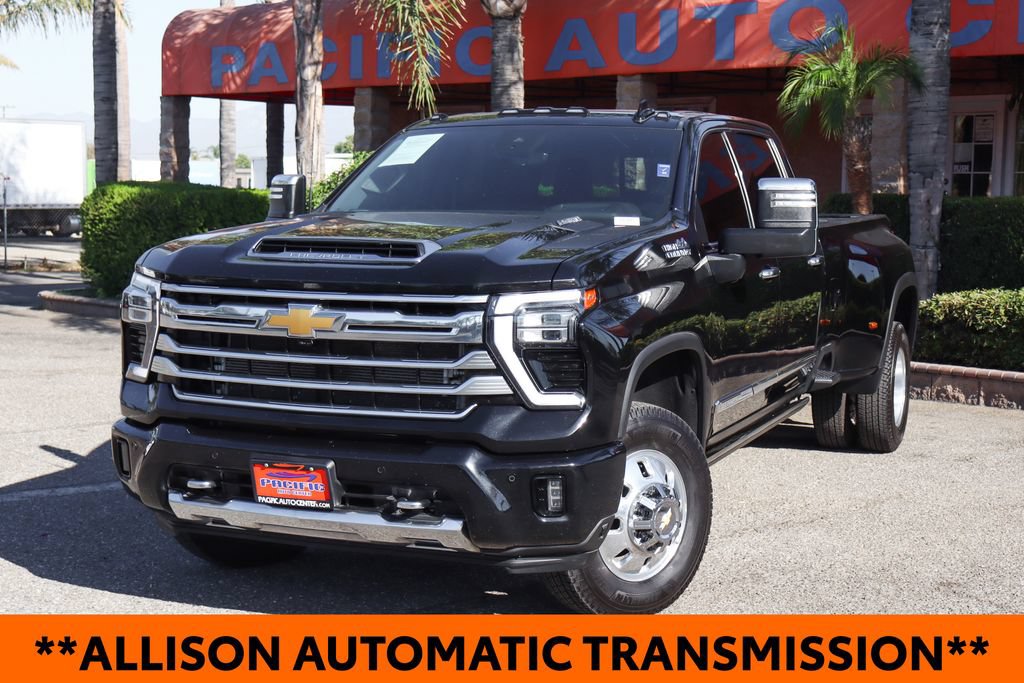 Used 2024 Chevrolet Silverado 3500 High Country w/ High Country Premium Package AWD/4WD image 4