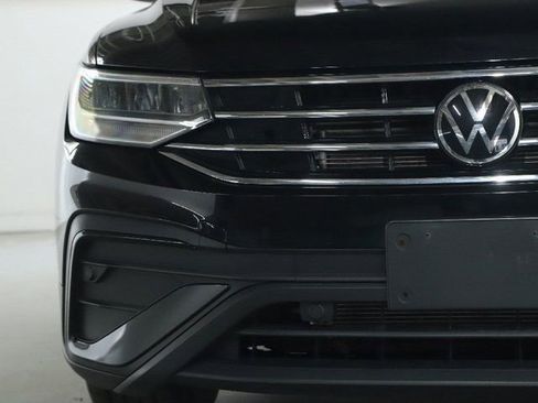 Used 2023 Volkswagen Tiguan SE w/ Panoramic Sunroof Package AWD/4WD image 6