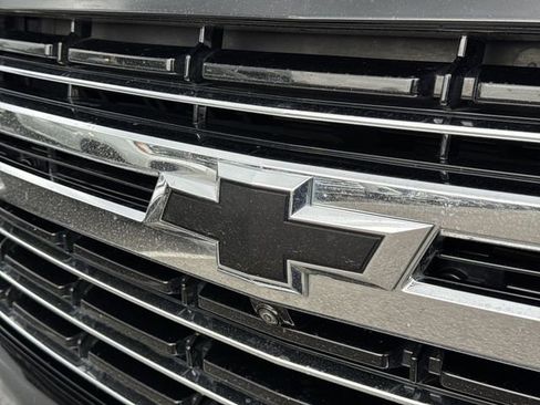 Used 2021 Chevrolet Suburban LT w/ LT Signature Package AWD/4WD image 31