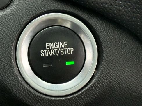 Used 2023 Chevrolet Equinox Premier image 20