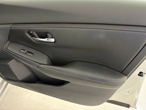 Used 2023 Nissan Sentra SV FWD image 39