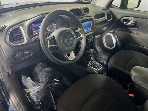 Used 2021 Jeep Renegade Latitude image 10