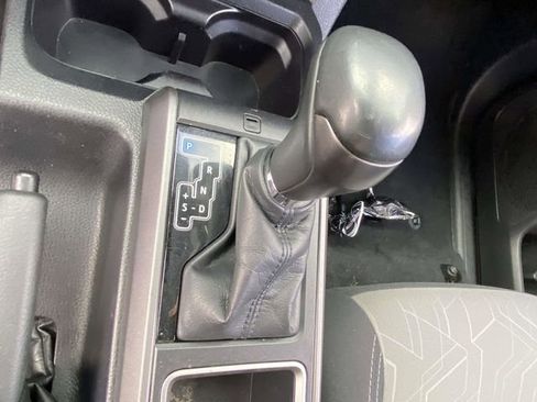 Used 2022 Toyota Tacoma TRD Off-Road image 19