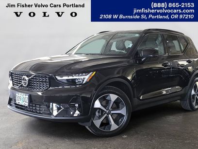 Certified 2025 Volvo XC40 B5 Plus w/ Protection Package Premier