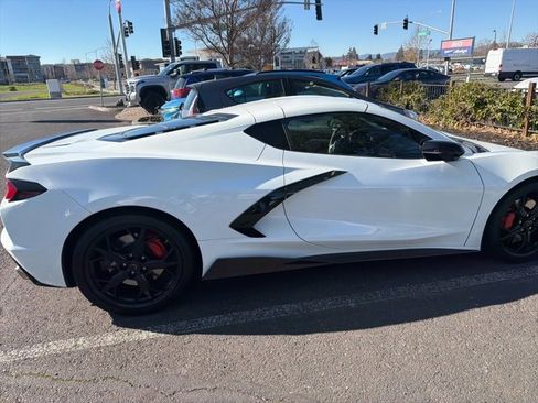 Used 2022 Chevrolet Corvette Stingray Preferred Cpe w/ Z51 Performance Package image 4