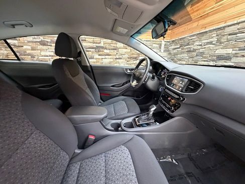 Used 2019 Hyundai Ioniq Base image 14