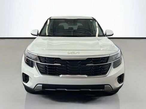 Used 2024 Kia Seltos LX AWD/4WD image 3