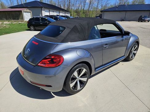 Used 2015 Volkswagen Beetle R-Line image 6