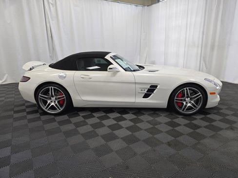 Used 2012 Mercedes-Benz SLS AMG Roadster image 7