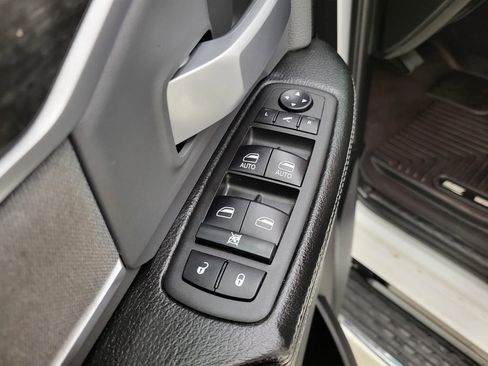 Used 2021 RAM 2500 Big Horn w/ Level 1 Equipment Group AWD/4WD image 30