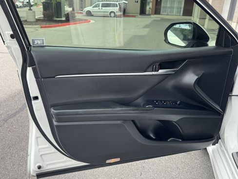 Used 2018 Toyota Camry SE w/ Protection Package (Q2) FWD image 18