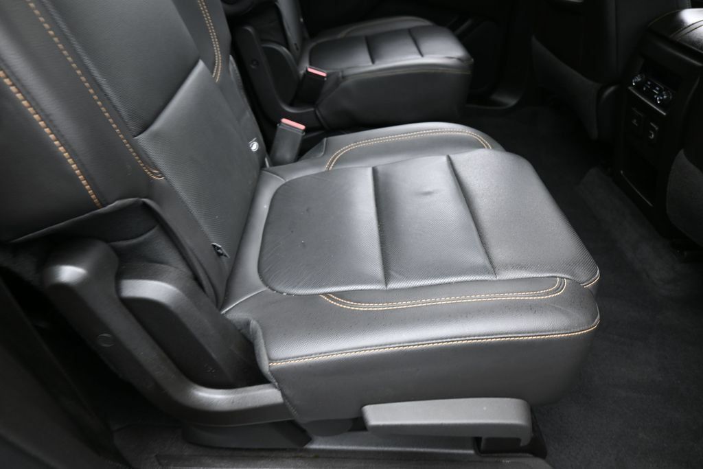 Used 2021 Chevrolet Traverse Premier w/ Redline Edition FWD image 53