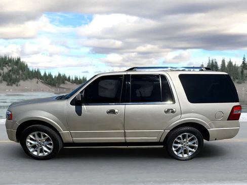 Used 2017 Ford Expedition Limited AWD/4WD image 6