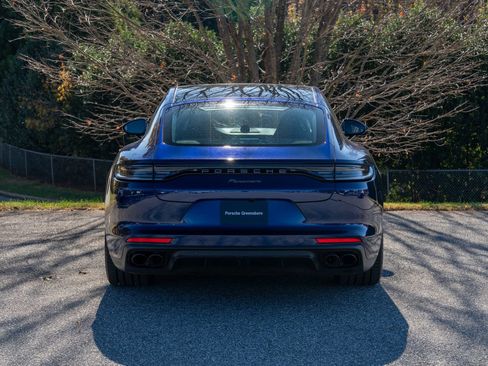 Certified 2023 Porsche Panamera Platinum Edition image 6